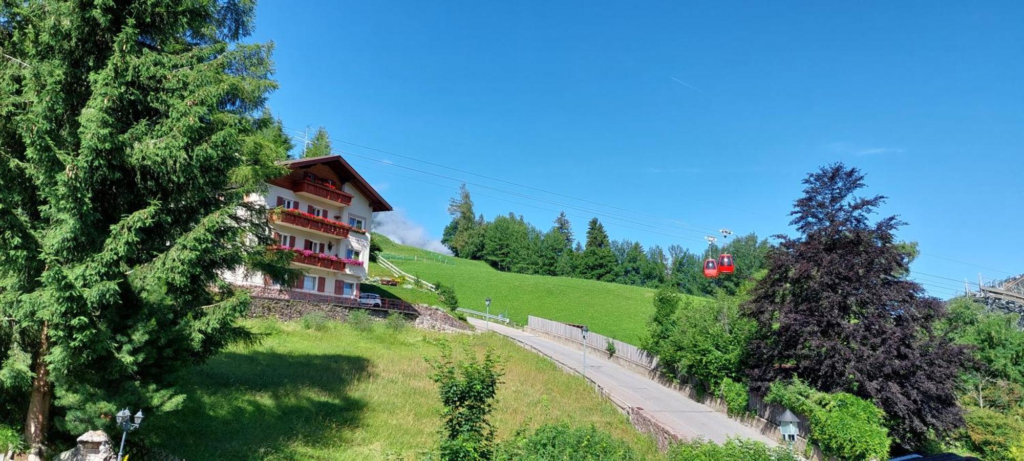 Garni Panoramik Hotel Ortisei Bagian luar foto