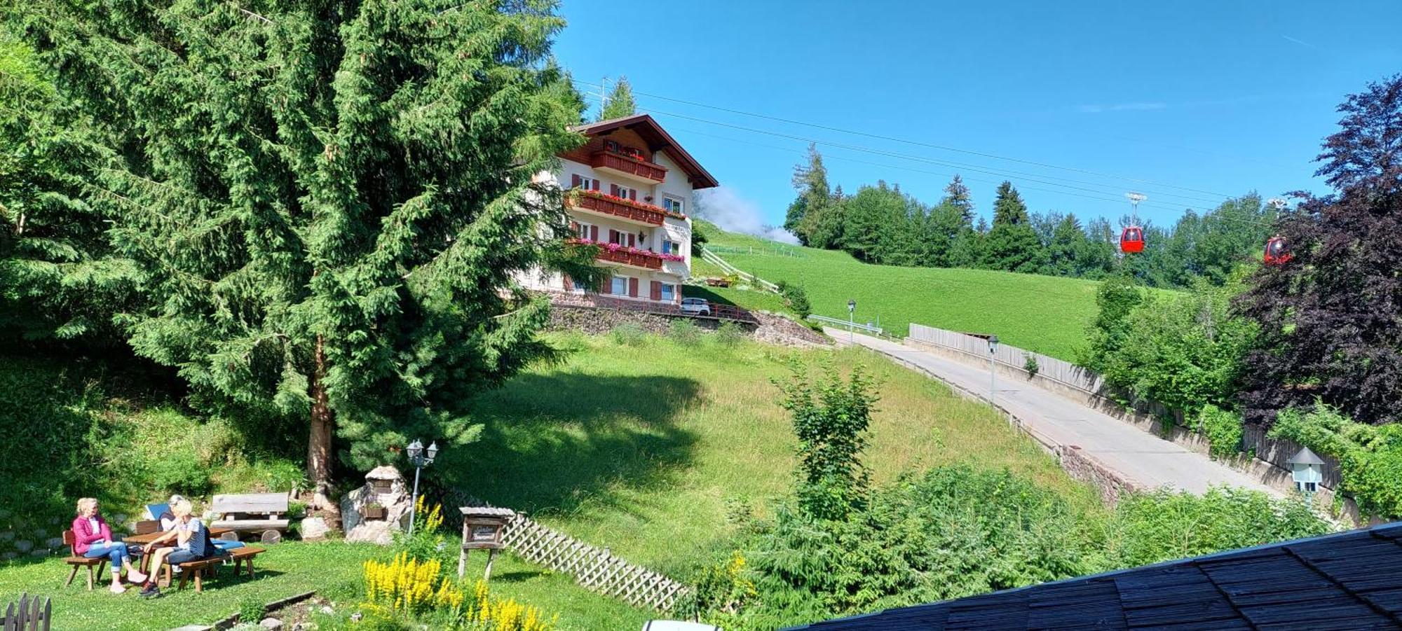 Garni Panoramik Hotel Ortisei Bagian luar foto